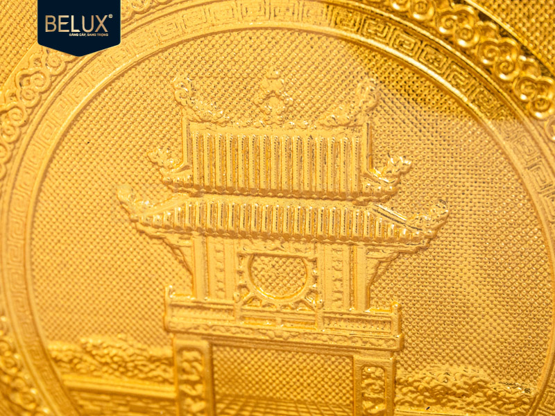 Hộp gỗ mặt vuông Khuê Văn Các bằng đồng 20x20cm mạ vàng 24k